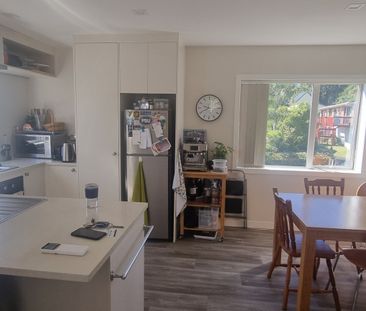 3 bedroom in Totara Vale - Photo 4