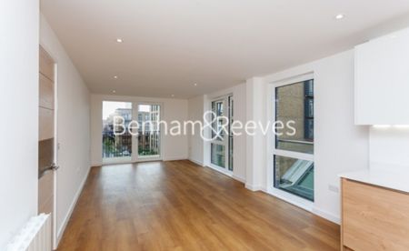 2 Bedroom flat to rent in Plough Way, Surrey Quays, SE16 - Photo 3