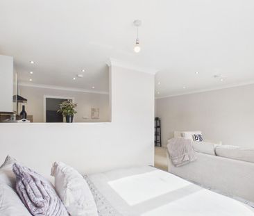 Studio to rent - Photo 3