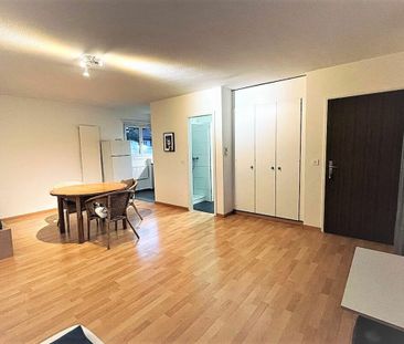 Grosszügige 1-Zimmer-Attika Wohnung - Photo 2