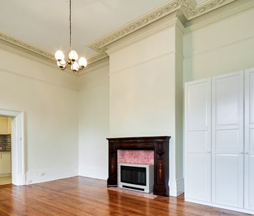 HERITAGE CHARM - Photo 1