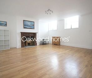 Wellington Crescent, Ramsgate, CT11 8JD, Kent - Photo 3