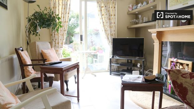 Room for rent in Rathfarnham, Dublin - Photo 1