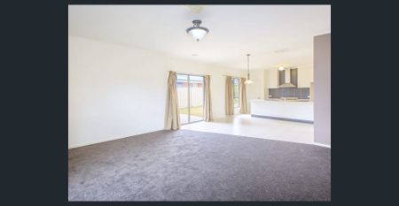 5 Bedroom Home - Be Quick this one wont last long! - Photo 2