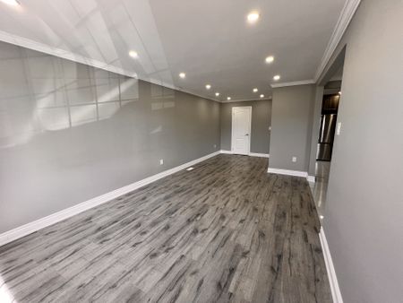 For Lease - 64 Gainsborough Road, Hamilton, Ontario - Photo 3