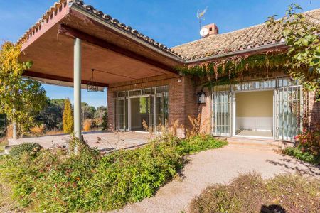 Luxury Detached House for rent in Pozuelo de Alarcón, Spain - Photo 5