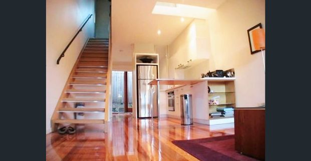 Contemporary warmth in a lifestyle locale - Photo 1