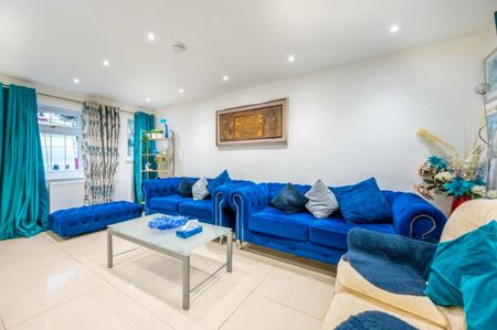 4 Bed Semi-Detached House, Lincoln Road, E13 - Photo 2