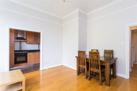 Greencroft Gardens, South Hampstead, London - Photo 2