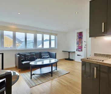 2 bedroom Flat to rent in St. James Gate, City Centre, Newcastle Up... - Photo 3