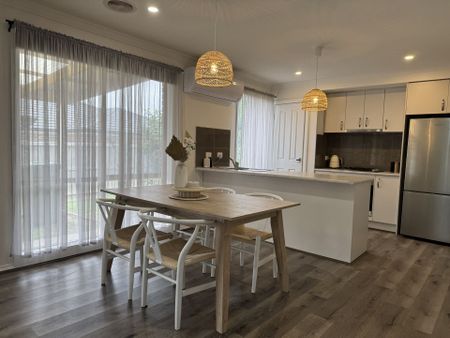 Modern Family Home, Furnished or Unfurnished! - Photo 2