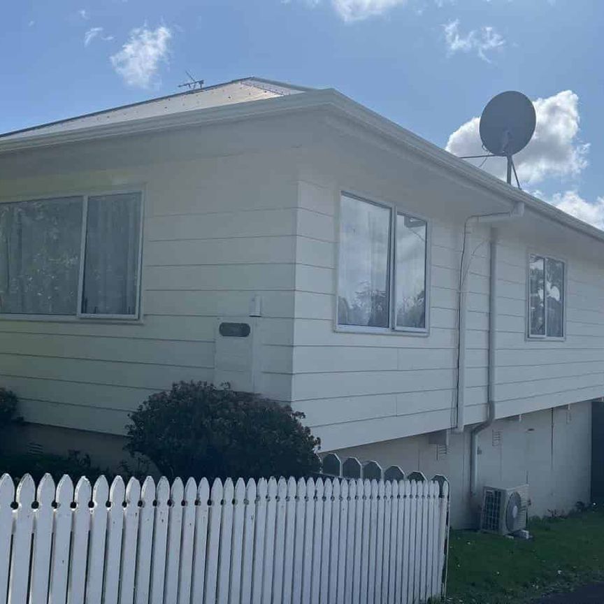 Great Three Bedroom Home, Claridge Street Comm... - Photo 1