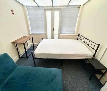 Bear Road, Brighton, BN2 - Photo 2