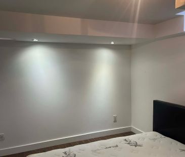 For Lease - 920 Ledbury Crescent, Mississauga, Ontario - Photo 3