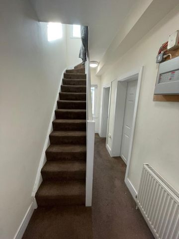 1 bedroom in a house share to rent - Photo 5