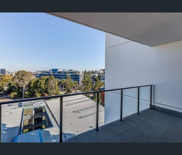 Stylish One Bedroom Apartment in Kelvin Grove Urban Village! - Photo 6