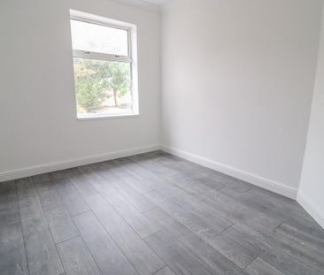 3 bedroom flat to rent - Photo 4