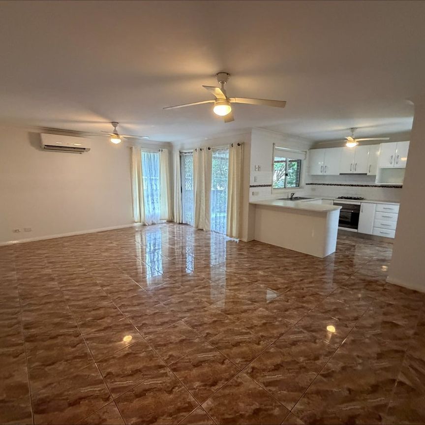 Walking Distance to schools and shops - Photo 1