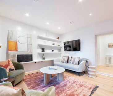 Townhouse to let in Orchard Place E14 - Photo 1