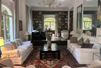 Villa-Parioli: Beautiful independent house with large private garden and terraces. Spacious living, formal dining, study-music room, sun room, 5 bedrooms, 4 bathrooms, parking. rif 163