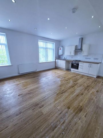 3 bedroom maisonette to rent - Photo 4