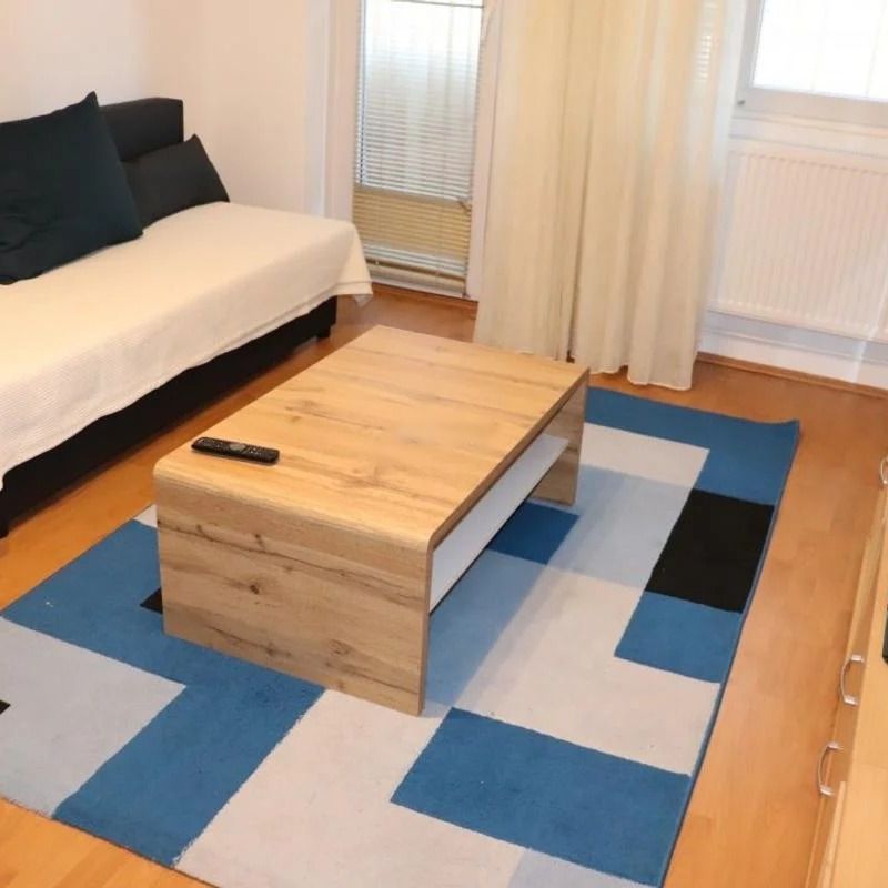 De inchiriat apartament 3 camere – zona Medicina- - Photo 1