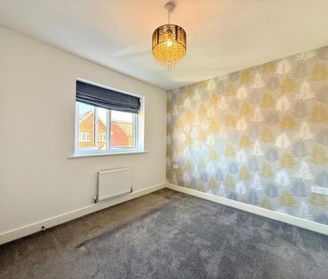 3 bedroom semi-detached house to rent - Photo 3