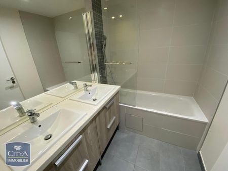 Location Appartement 4 pièces 88m² ST DENIS 97400 - Photo 5