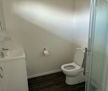 2-Bedroom Home in Titirangi - Photo 4