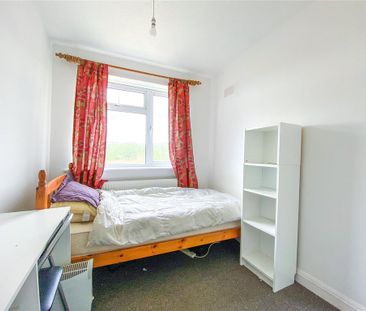 4 bedroom semi-detached house to rent - Photo 4