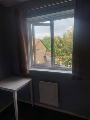 3 Bed Terraced House, Grange Road, LS10 - Photo 4