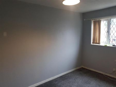3 bedroom terraced house to rent - Photo 2