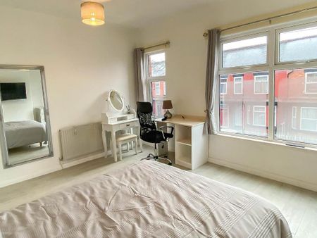 4 bedroom terraced house to rent - Photo 5