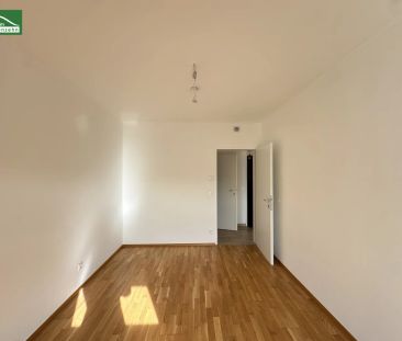 3-Zimmer mit großer Loggia und privater Dachterrasse! Nahe Schwecha... - Photo 1