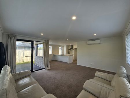 Home On Hills View - Papamoa - Photo 4