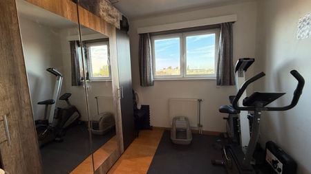 Centraal gelegen appartement met 3 slaapkamers en autostandplaats - Photo 2