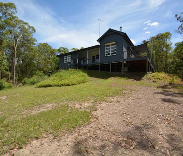 BLUFF VIEW SMALL ACREAGE - LOVELY TIMBER QUEENSLANDER HOME - Photo 6