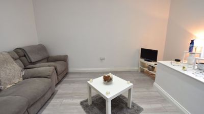 3 bedroom House in Elizabeth Street, Leeds - Photo 2