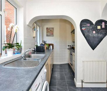 2 bedroom maisonette to rent - Photo 6