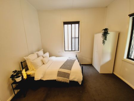 Strathfield - Photo 4