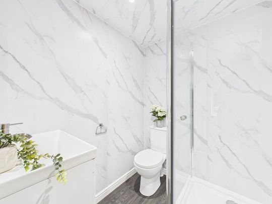 6 bedroom terraced house to rent - Photo 1