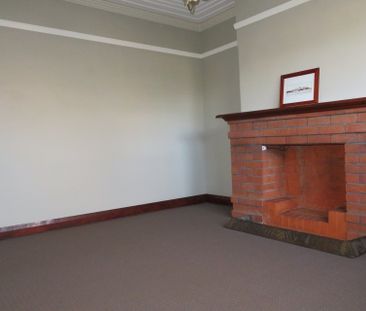 BEAUTIFULLY MAINTAINED AND CENTRAL HOME! - Photo 5