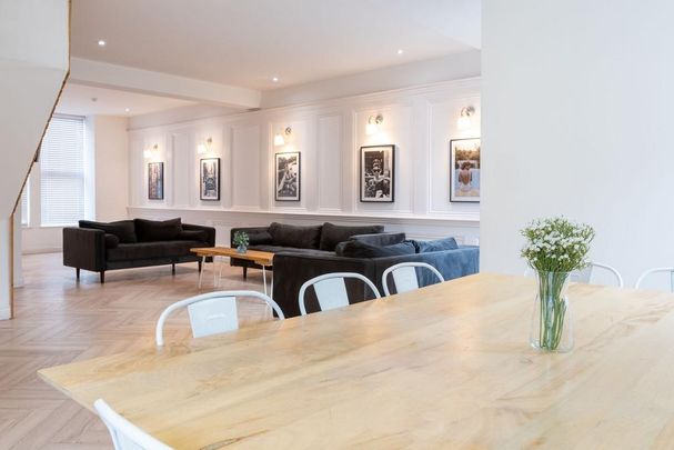 8 bedroom house to rent - Photo 1