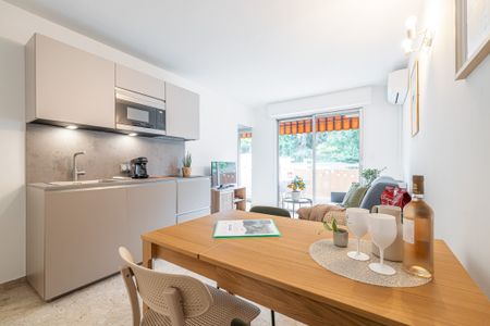 A LOUER 2P MEUBLE NICE QUARTIER PORT -ETUDIANT MOBILITE-6 MOIS - Photo 2