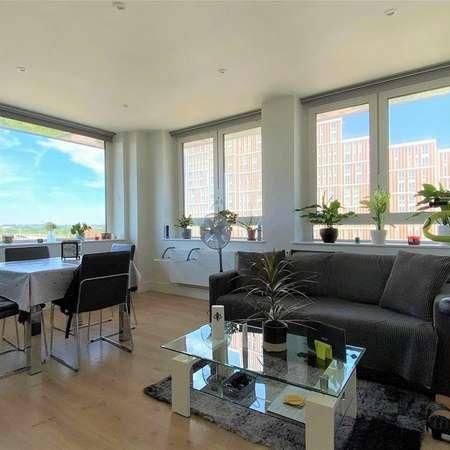 Ringside, High Street, Bracknell, Berkshire, RG12 - Photo 1