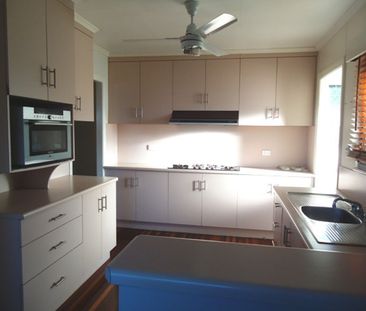 GREAT LOCATION - LARGE YARD & PET FRIENDLY - Photo 5