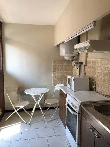 Location Appartement 1 pièce 35m² BEZIERS 34500 - Photo 2