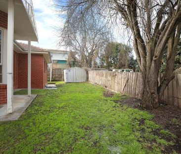 Nice & neat 2 bedrooms unit for lease - Photo 6