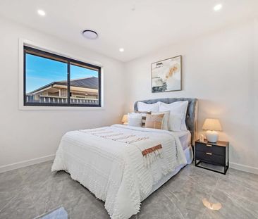 Contemporary, East-Facing, 4-Bedroom + Study Family, Media Room and... - Photo 3