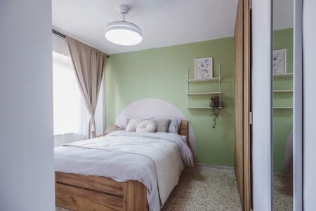 Plaça de Bisbe Benlloch, Torrent, Valencian Community 46900 - Photo 2